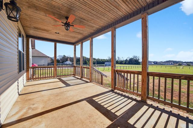 1347 Neil Rd, Chapel Hill, TN 37034