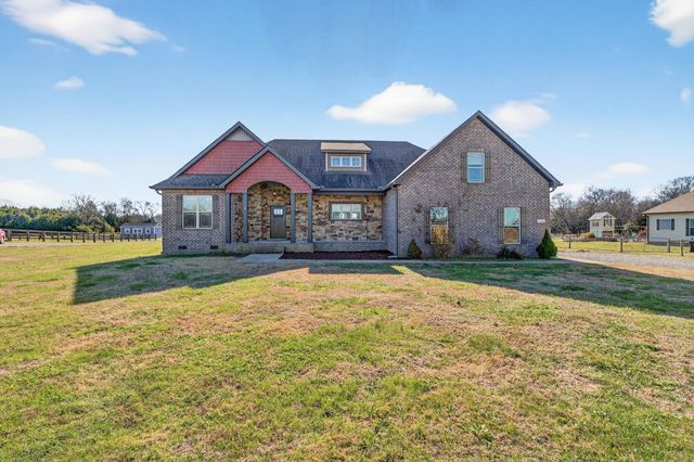 1347 Neil Rd, Chapel Hill, TN 37034