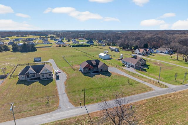 1347 Neil Rd, Chapel Hill, TN 37034