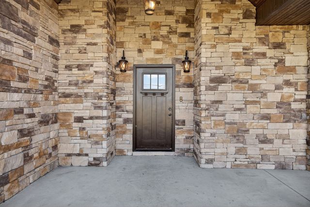 1347 Neil Rd, Chapel Hill, TN 37034