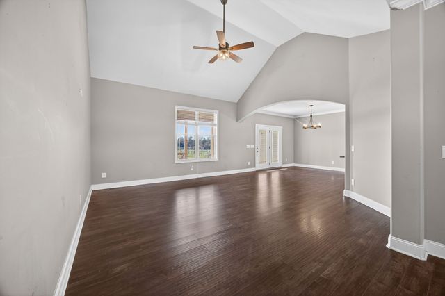 1347 Neil Rd, Chapel Hill, TN 37034