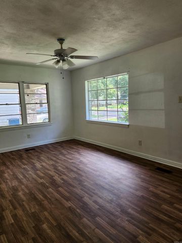 5 Neal Place, North Little Rock, AR 72217