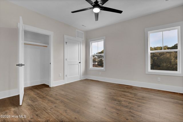 828 Lake Willow Way, Holly Ridge, NC 28445
