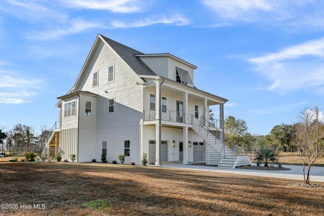 828 Lake Willow Way, Holly Ridge, NC 28445