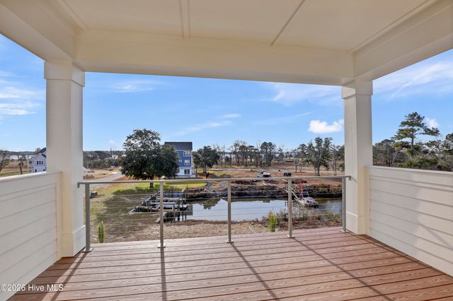 828 Lake Willow Way, Holly Ridge, NC 28445