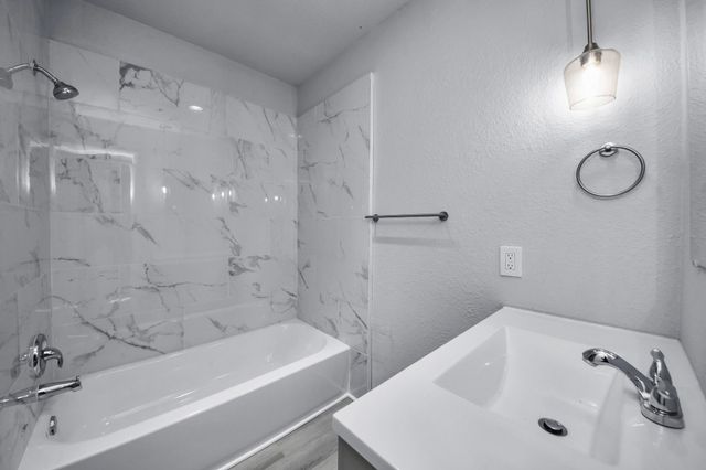 3019 Quail Valley East Drive, Missouri City, TX 77489