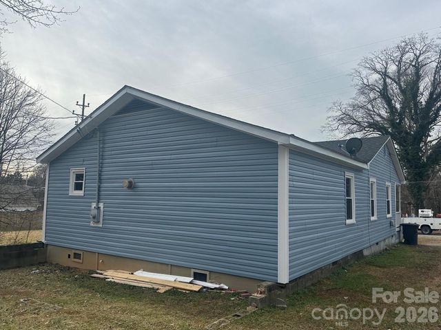 1323 7th Street, Statesville, NC 28677