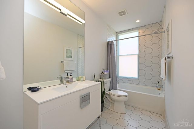 1921 Vine Street, Cincinnati, OH 45202