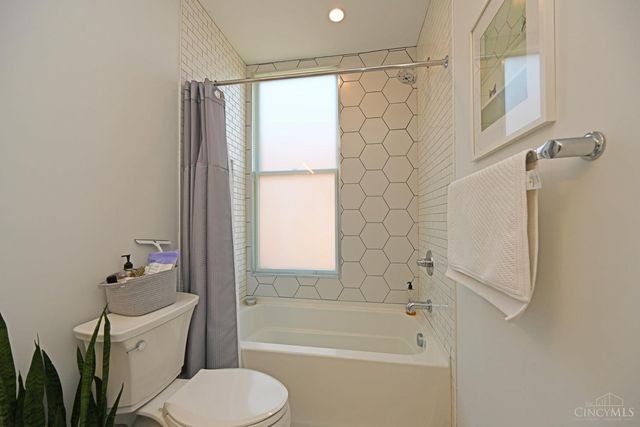 1921 Vine Street, Cincinnati, OH 45202