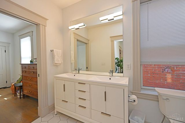 1921 Vine Street, Cincinnati, OH 45202