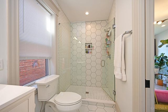 1921 Vine Street, Cincinnati, OH 45202