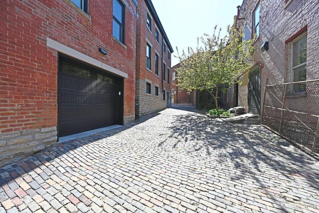 1921 Vine Street, Cincinnati, OH 45202