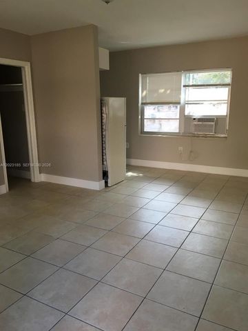 520 SW 4th St 4, Miami, FL 33130