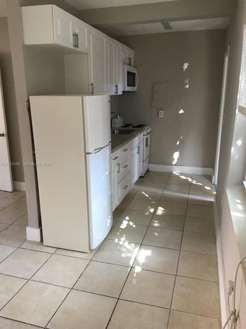 520 SW 4th St 4, Miami, FL 33130