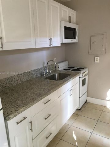 520 SW 4th St 4, Miami, FL 33130