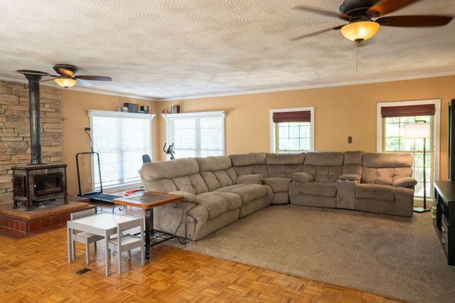 7001 S State Highway Ff, Brookline, MO 65619