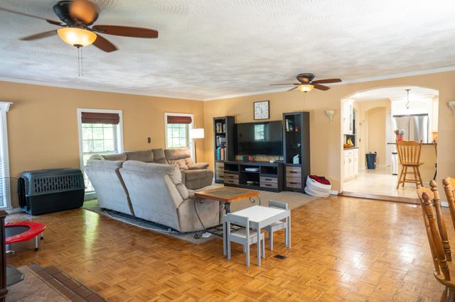 7001 S State Highway Ff, Brookline, MO 65619
