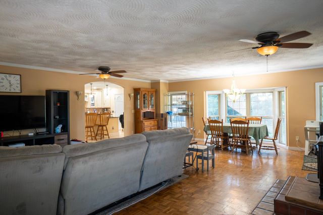 7001 S State Highway Ff, Brookline, MO 65619