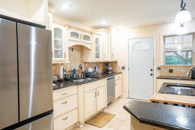 7001 S State Highway Ff, Brookline, MO 65619