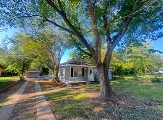 1002 Barnhill Street, Brenham, TX 77833