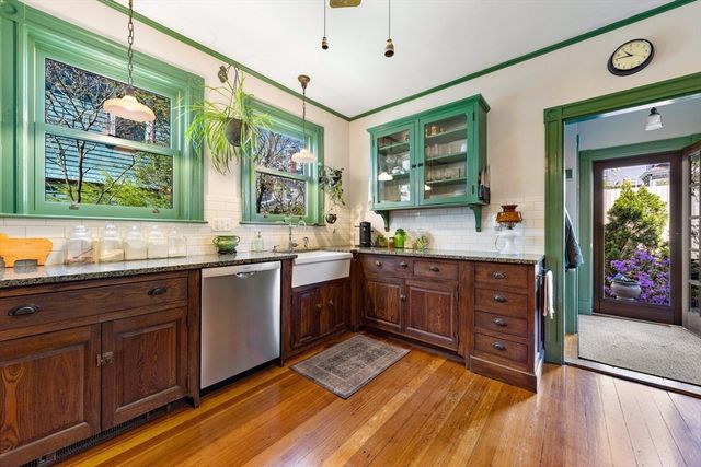 3 Moultrie St, Boston, MA 02124