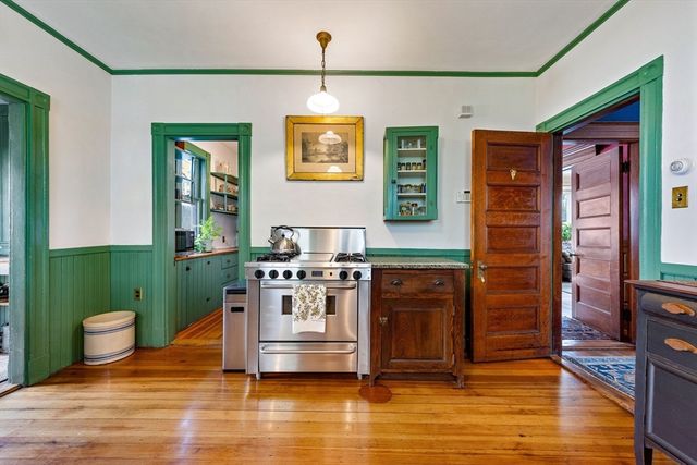 3 Moultrie St, Boston, MA 02124