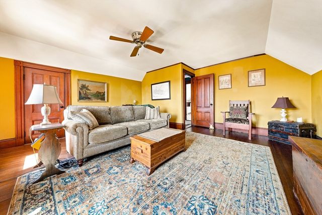3 Moultrie St, Boston, MA 02124