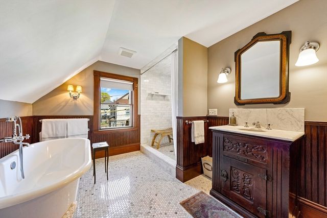 3 Moultrie St, Boston, MA 02124