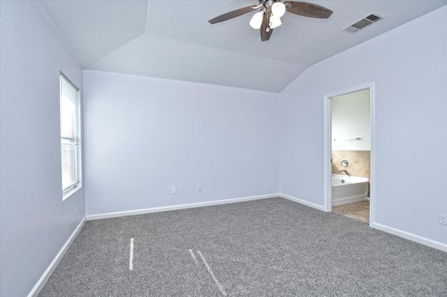 401 Bandara Woods BLVD, Elgin, TX 78621