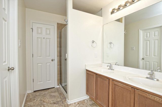 401 Bandara Woods BLVD, Elgin, TX 78621