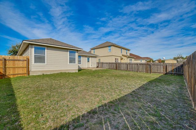 401 Bandara Woods BLVD, Elgin, TX 78621