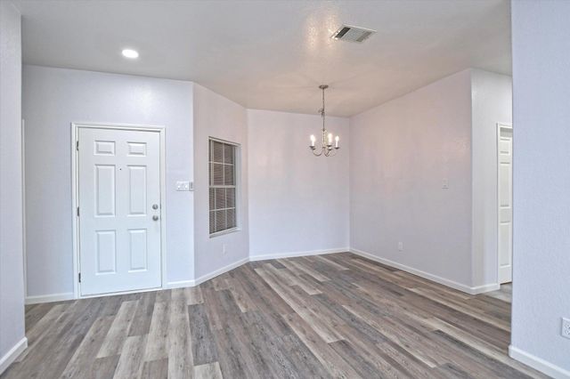 401 Bandara Woods BLVD, Elgin, TX 78621