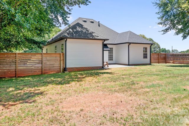 12601 Mayes Road, Huntersville, NC 28078