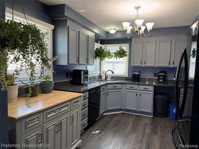 1124 Shirley Drive, Ypsilanti, MI 48198