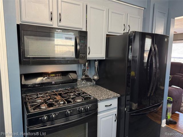 1124 Shirley Drive, Ypsilanti, MI 48198