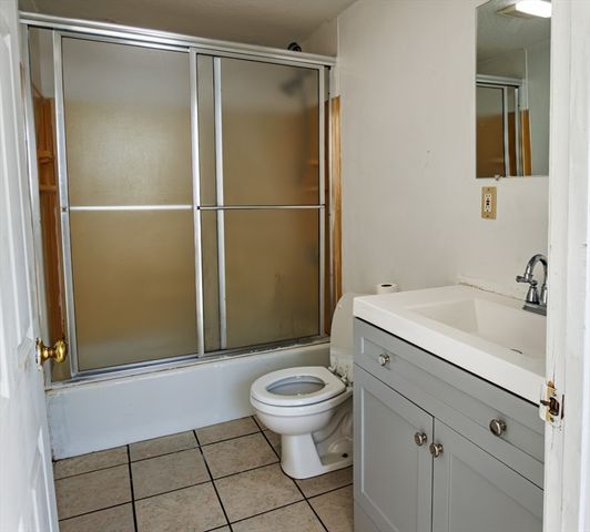 10 N Glenway Ave, Randolph, MA 02368