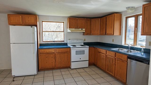 10 N Glenway Ave, Randolph, MA 02368