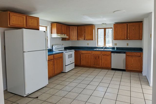 10 N Glenway Ave, Randolph, MA 02368