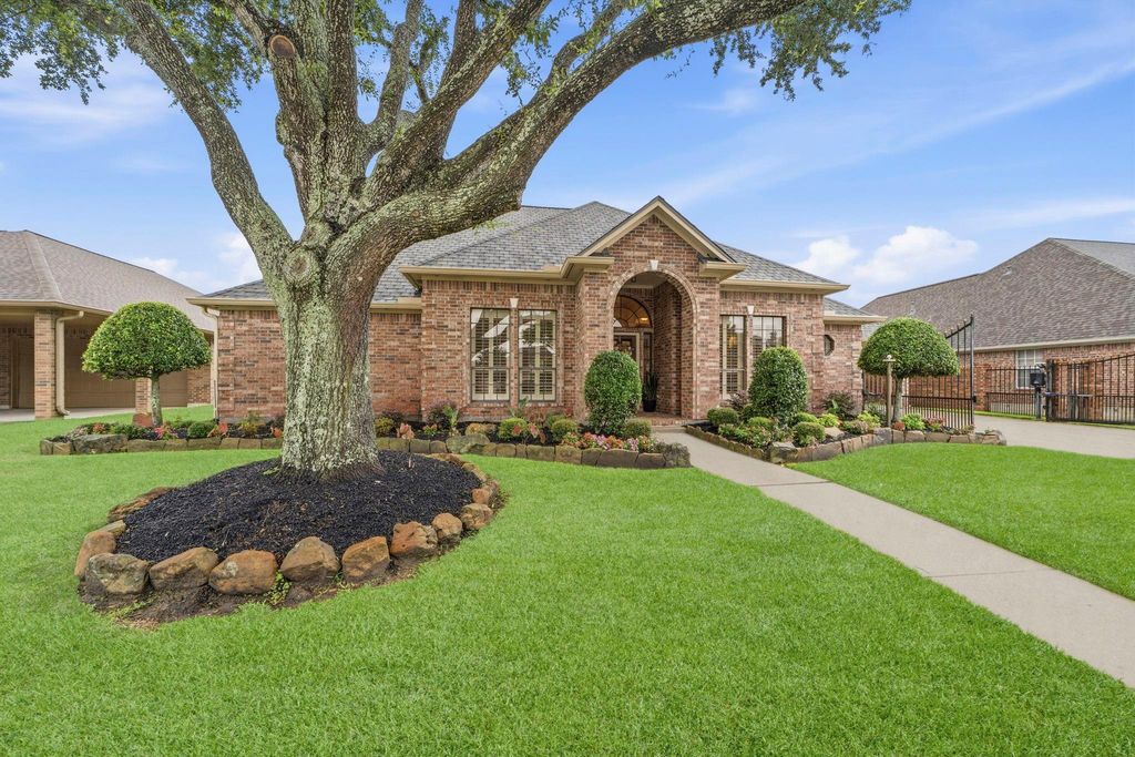 2314 E Lawther Drive, Deer Park, TX 77536