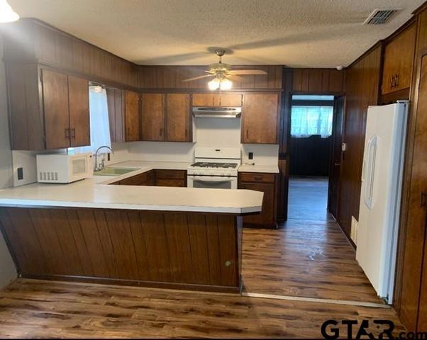 320 S Boon Avenue, Tyler, TX 75702