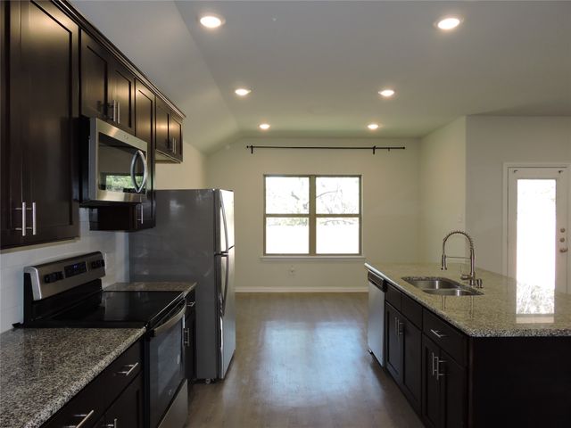 2100 Penn Street, Farmersville, TX 75442