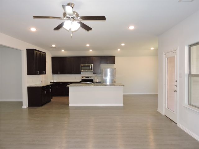 2100 Penn Street, Farmersville, TX 75442