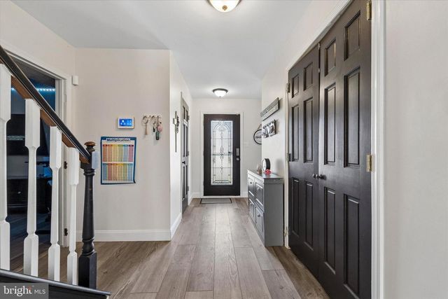 9 ARIEL DR, Mount Holly, NJ 08060