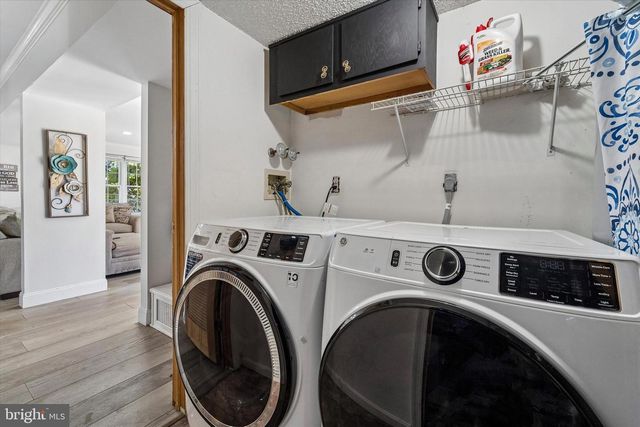 9 ARIEL DR, Mount Holly, NJ 08060