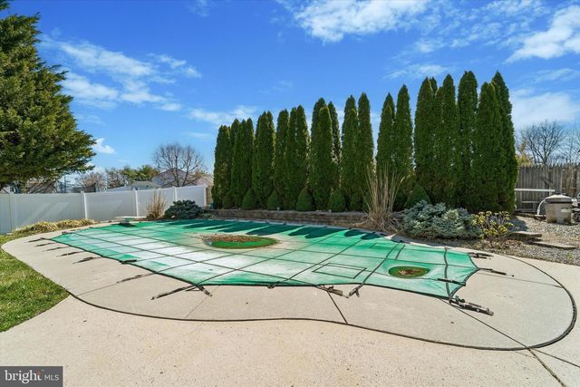 9 ARIEL DR, Mount Holly, NJ 08060