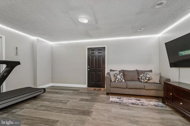 9 ARIEL DR, Mount Holly, NJ 08060