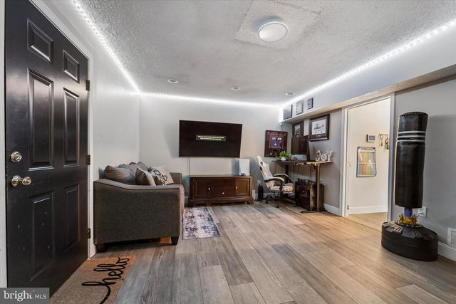 9 ARIEL DR, Mount Holly, NJ 08060