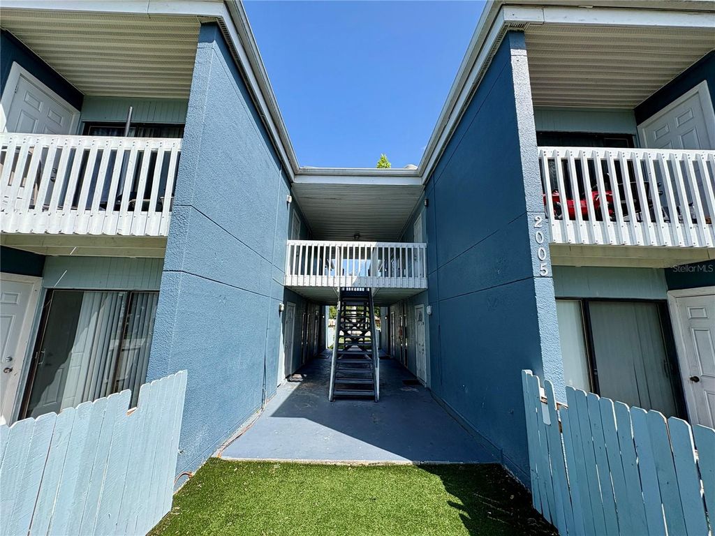 2005 5TH STREET W B, Bradenton, FL 34205