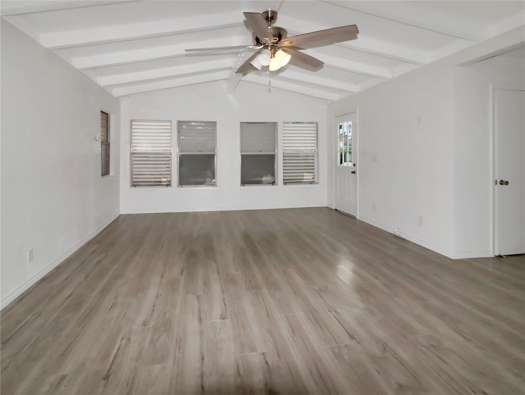 176 Barracuda Street A, Bayou Vista, TX 77563