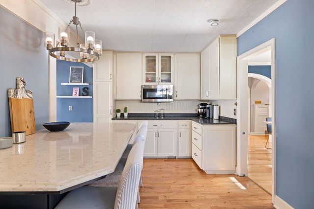 4058 Sunnyside Road, Edina, MN 55424